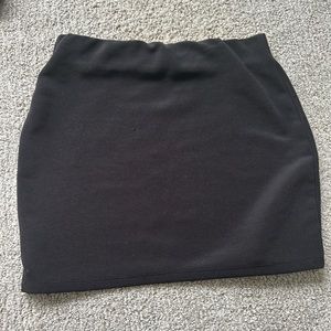 BLACK FITTED ZARA MINI SKIRT